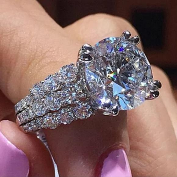 Jewelry - NEW 925 STERLING SILVER DIAMOND HALO RING, CUTE RING, SHINY RING.